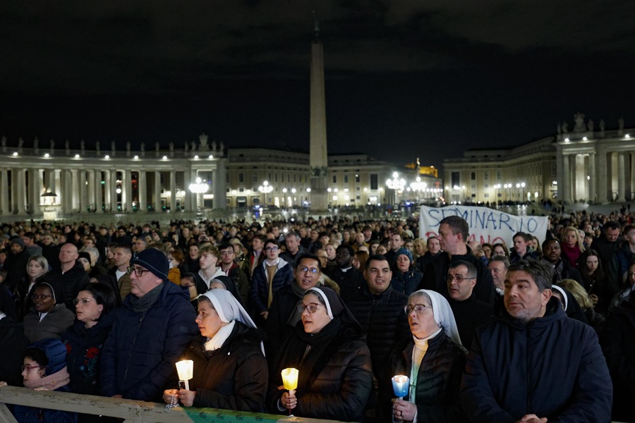 Decimoséptimo día del papa en el hospital