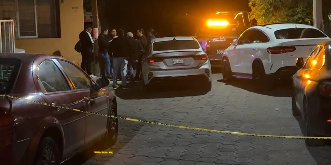 El hallazgo ocurrió cuando uno de los moradores del la fábrica en Tlaxcala llegó acompañado y descubrieron el cuerpo envuelto y atado