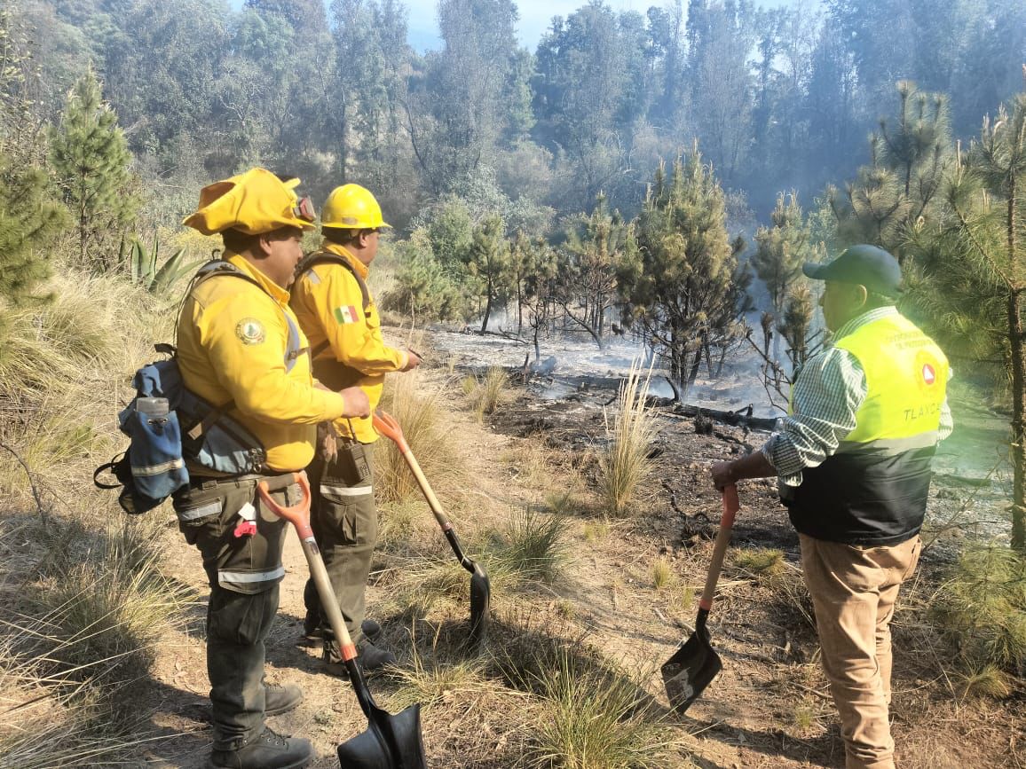 Protección Civil de Tlaxcala recomendó a la población evitar hacer fogatas en el campo o quemar basura, para evitar incendios forestales