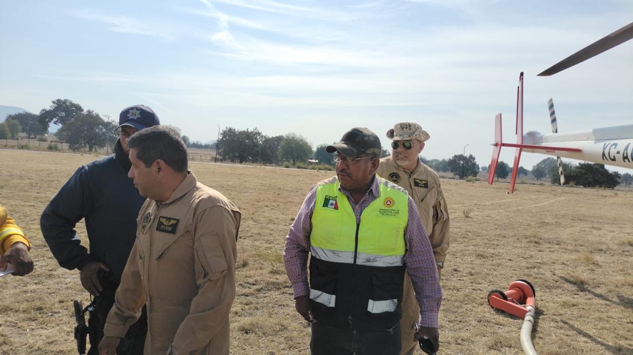 Las descargas con helicópteros en la zona del incendio en el municipio de Atltzayanca ha permitido incrementar el número de traslados