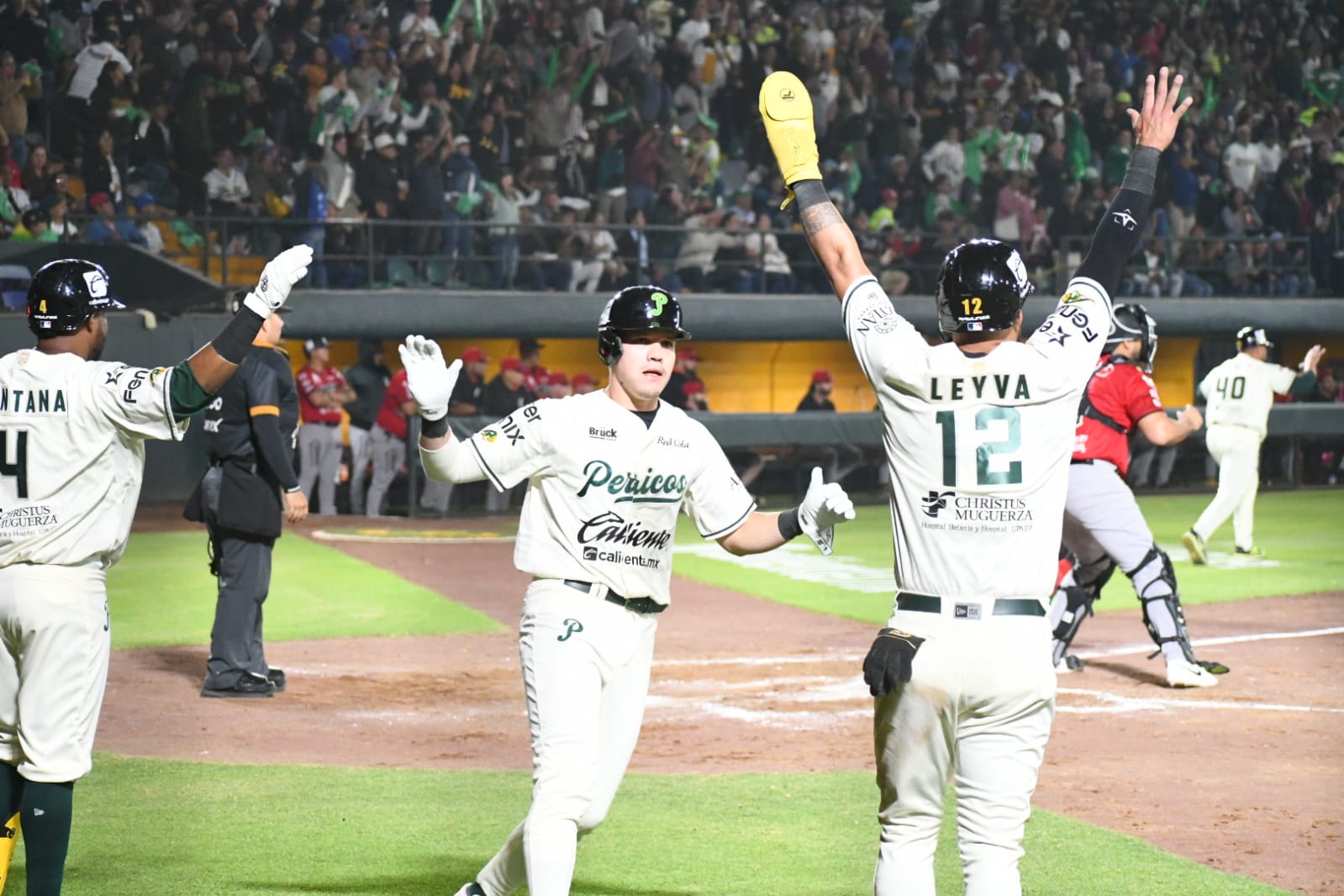 Los Pericos se llevan el juego con pizarra de 5-0 sobre los Piratas en el primer juego de la campaña regular 2025 de la Liga Mexicana Béisbol