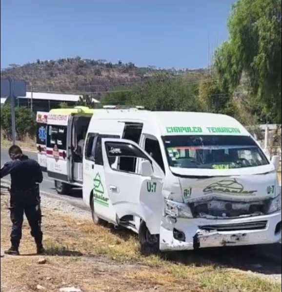 Siete lesionados tras choque de combi en la Federal México-Veracruz
