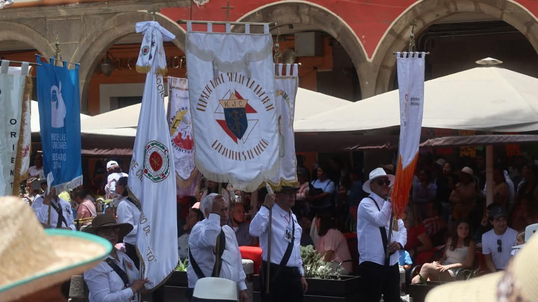 La Procesión del Viernes Santo de este 2025 fue encabezada por el arzobispo, Víctor Sánchez Espinosa, así como obispos auxiliares