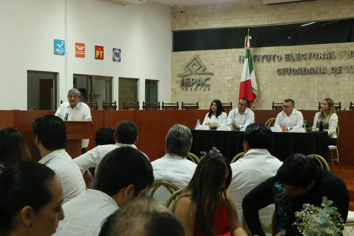 El 3 de mayo se efectuó la graduación de la Maestría en Derechos Políticos CIJUREP-UATx, en el Instituto Electoral y Participación Ciudadana de Yucatán