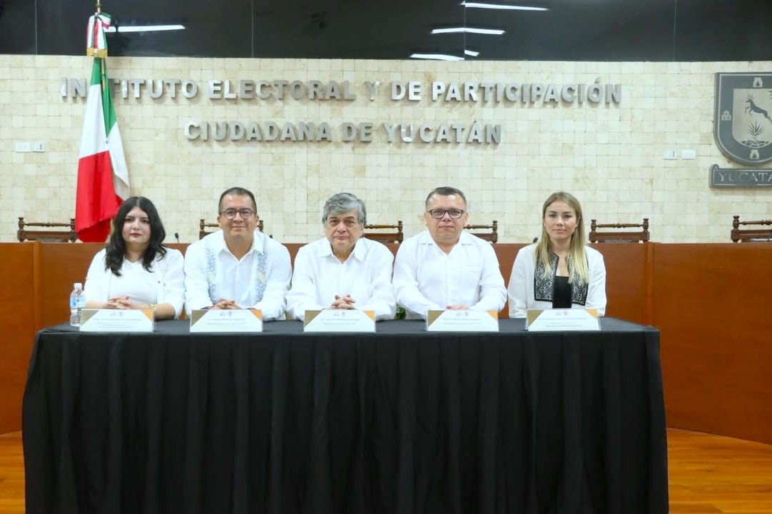 El 3 de mayo se efectuó la graduación de la Maestría en Derechos Políticos CIJUREP-UATx, en el Instituto Electoral y Participación Ciudadana de Yucatán