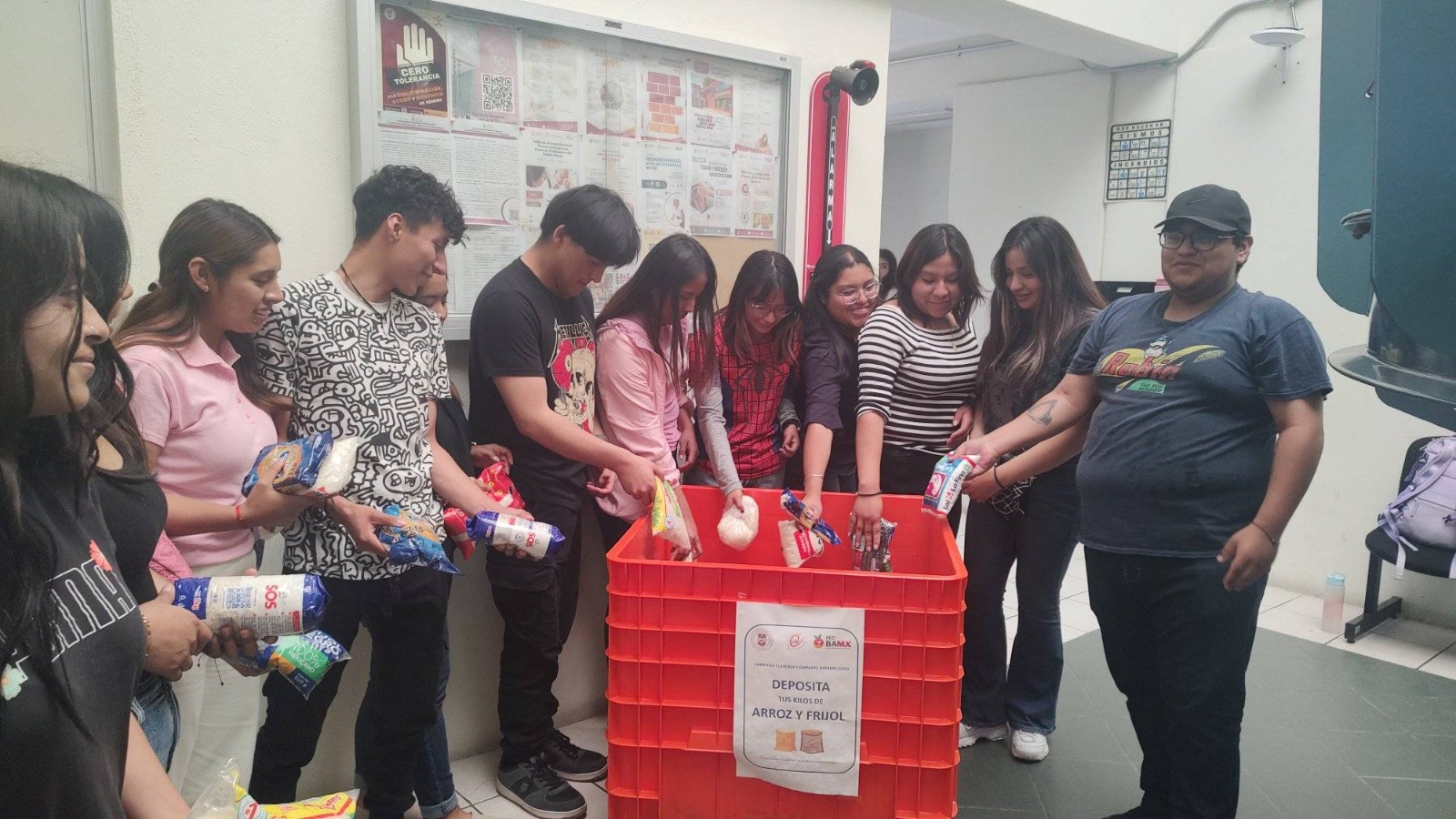 Se sumaron a la campaña Tlaxcala Comparte: Hambre Cero que promueve el Banco de Alimentos Cáritas con colecta de 800 kilos de ayuda