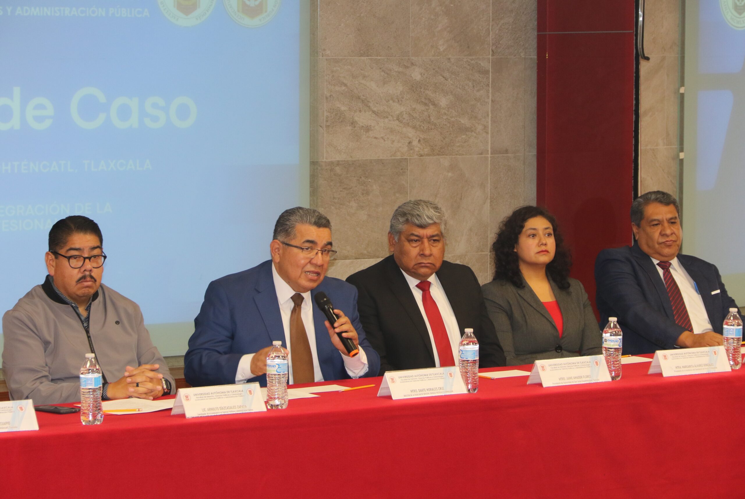 Los estudiantes UATx de este proyecto de Servicios Públicos expusieron los motivos de esta propuesta de trabajo de campo