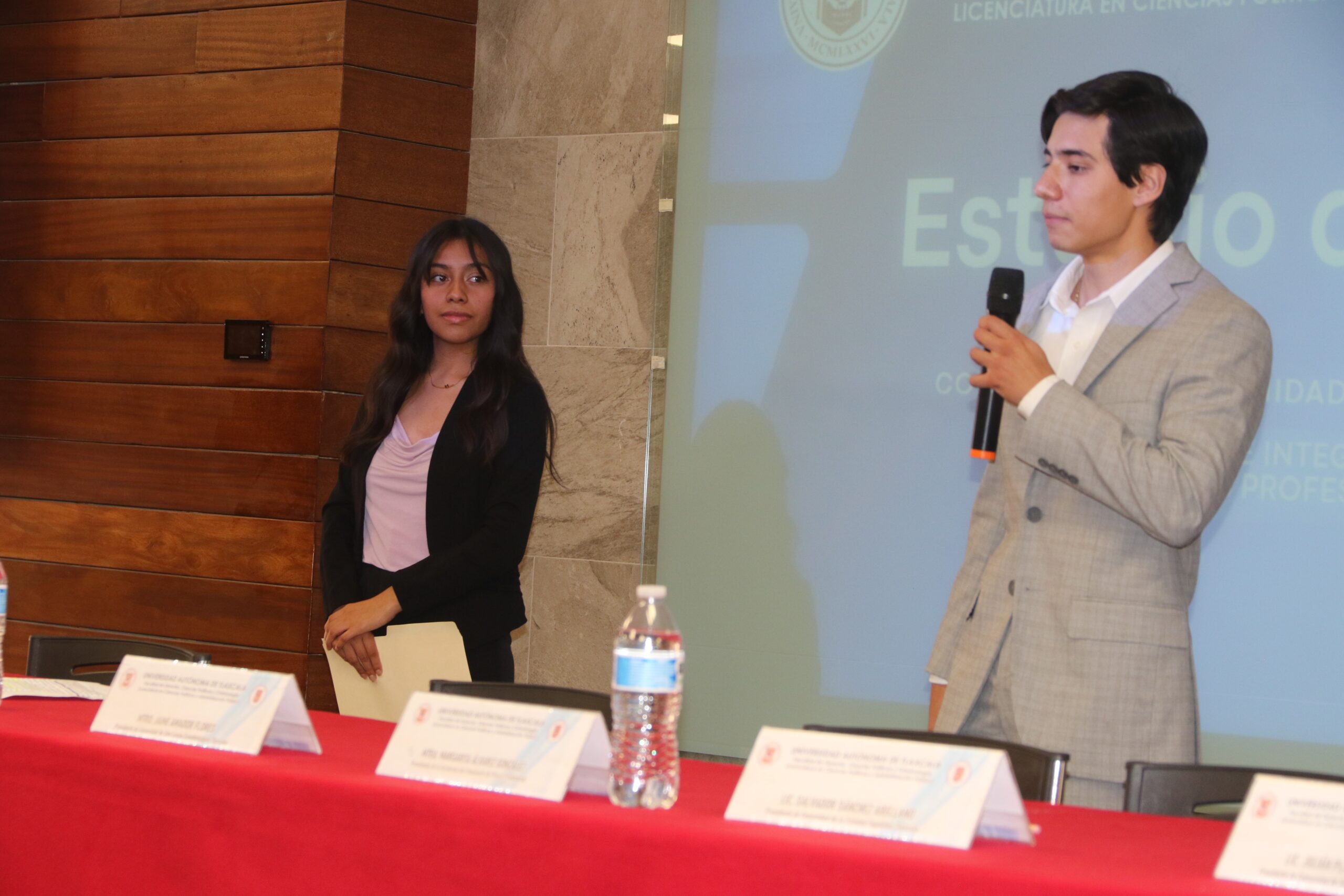 Los estudiantes UATx de este proyecto de Servicios Públicos expusieron los motivos de esta propuesta de trabajo de campo