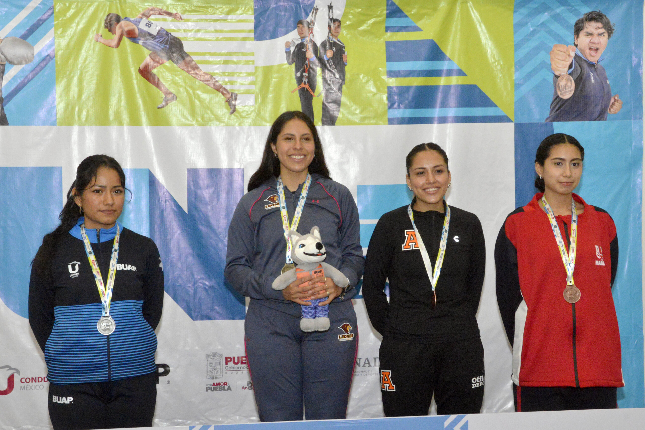 La delegación universitaria Lobos BUAP que participa en la Universiada está conformada por 450 atletas de distintas disciplinas