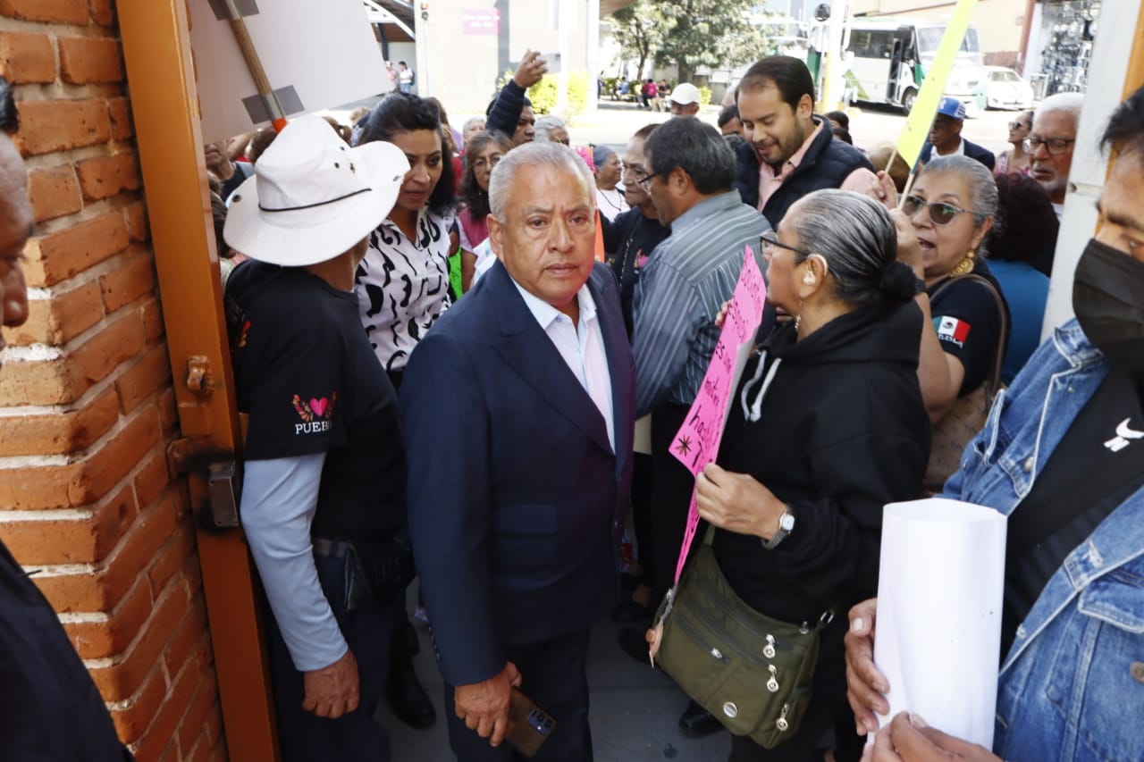 El Gobierno atendió las demandas en una mesa de acercamiento y diálogo con las y los inconformes sobre las instalaciones de la Casa del Abue