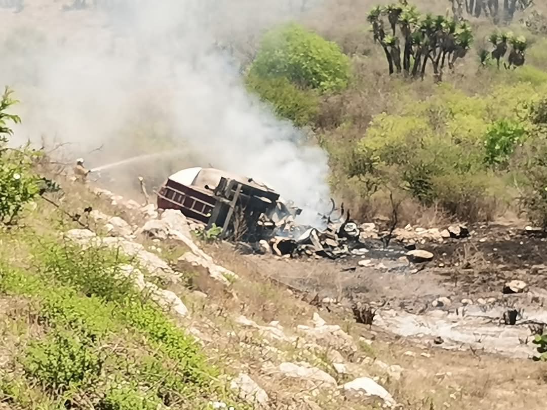 Hasta el momento las autoridades no han brindado información sobre las causas del accidente múltiple. Elementos permanecen en la zona.