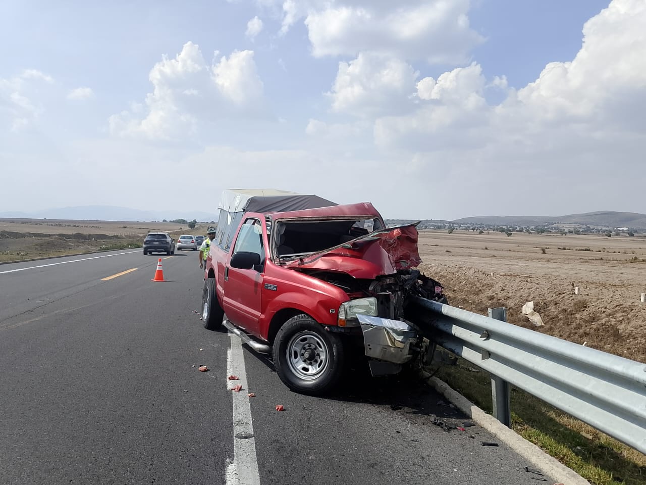 La Fiscalía del Estado quedó a cargo del levantamiento del cadáver del agente de la SSP y esclarecer el accidente en la carretera