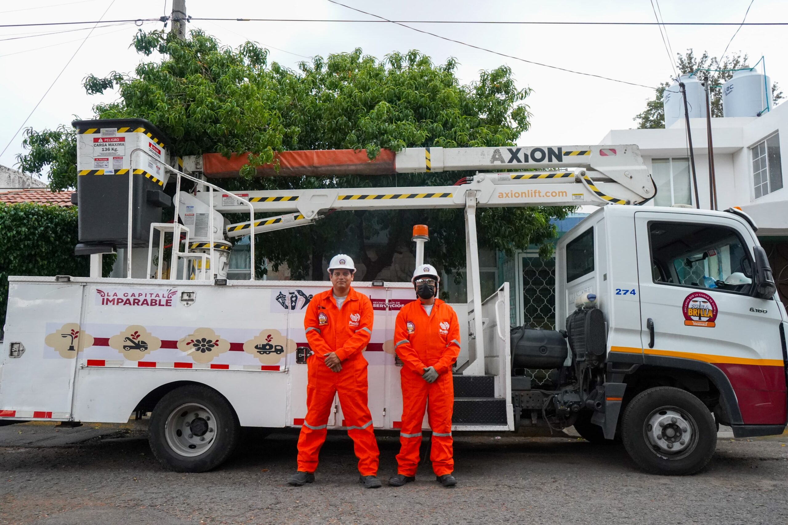Chedraui entregó el alumbrado público modernizado con tecnología LED en el fraccionamiento Maravillas, garantizando calles seguras y modernas