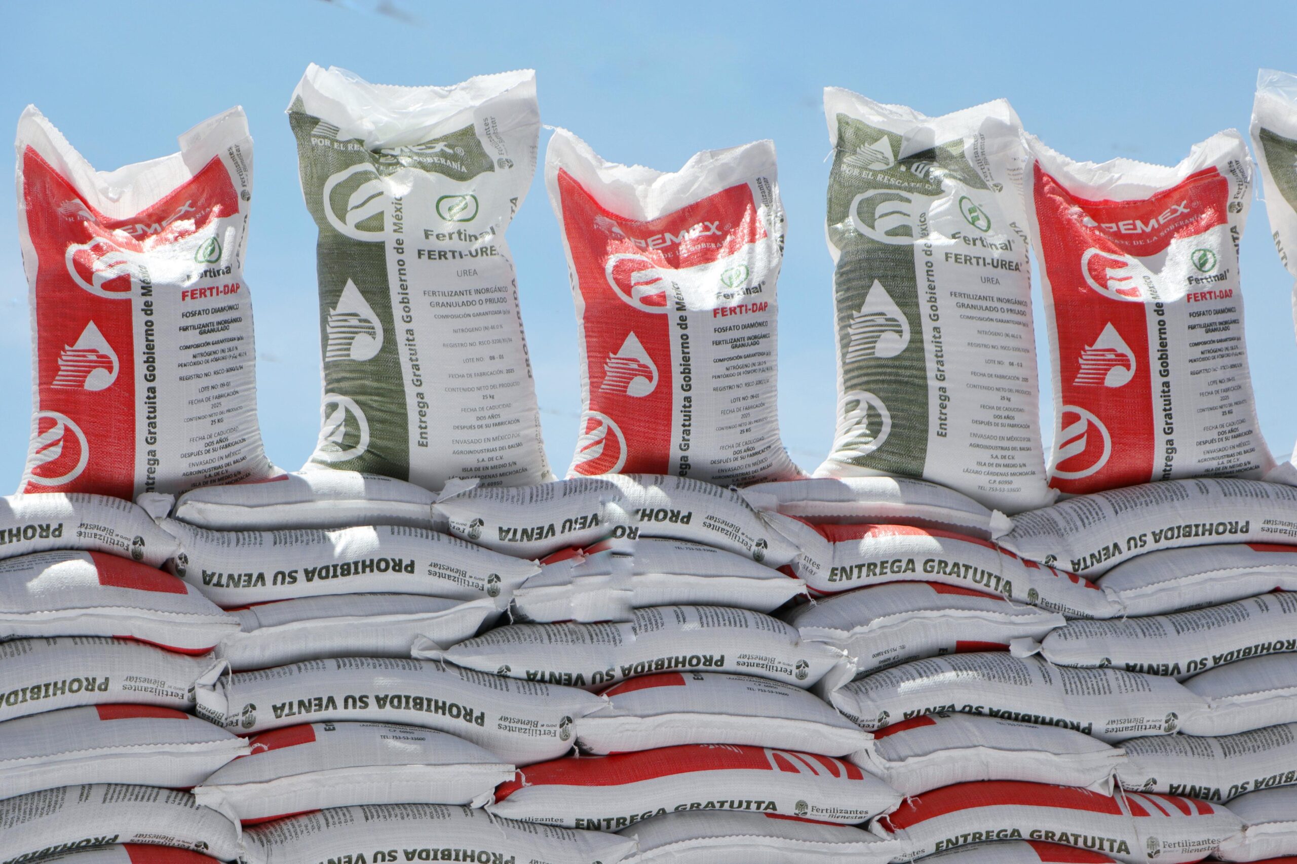 El programa distribuirá en Puebla más de 57 mil toneladas de fertilizantes gratuitos, beneficiando a 118 mil productoras y productores