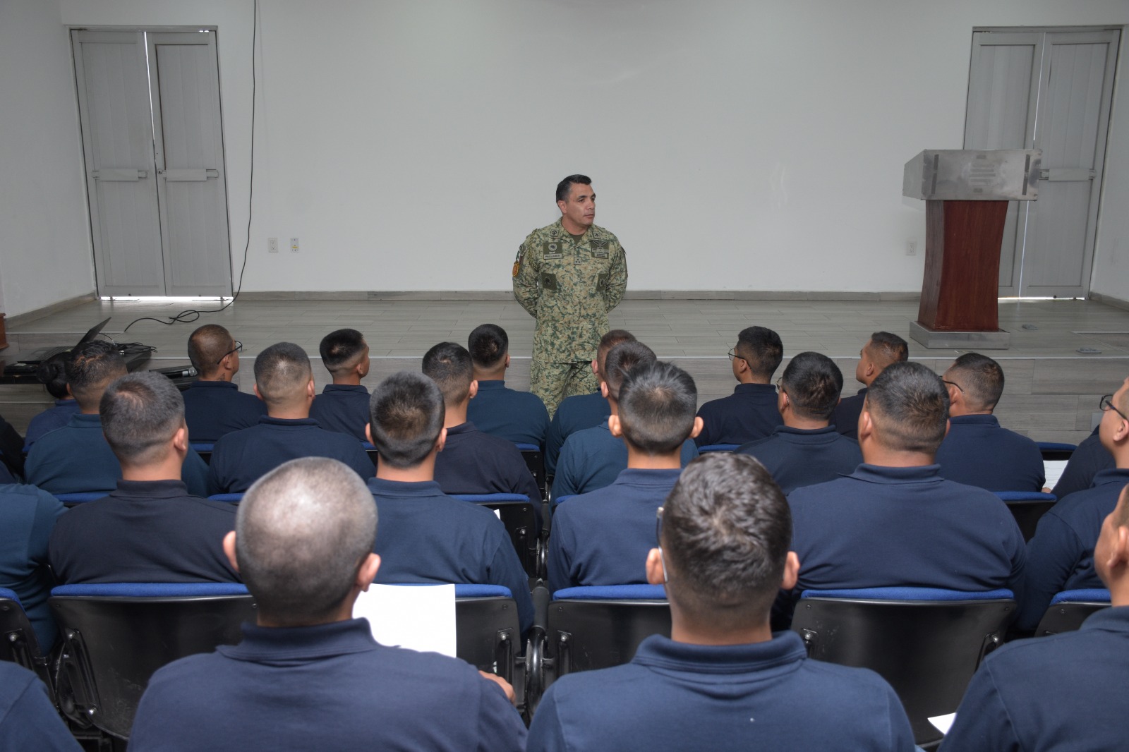 Los aspirantes a cadetes deberán pasar la prueba donde demostrarán su valor y control de emociones, realizando un salto de decisión