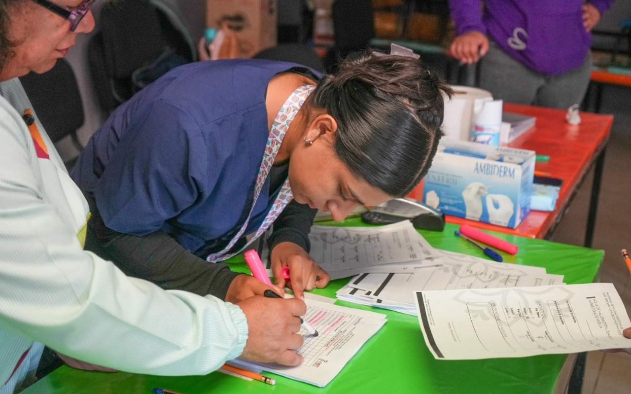En conjunto con SEPE, se identifica planteles donde se entregarán los apoyos, posterior a la valoración, las plantillas ortopédicas se personalizan