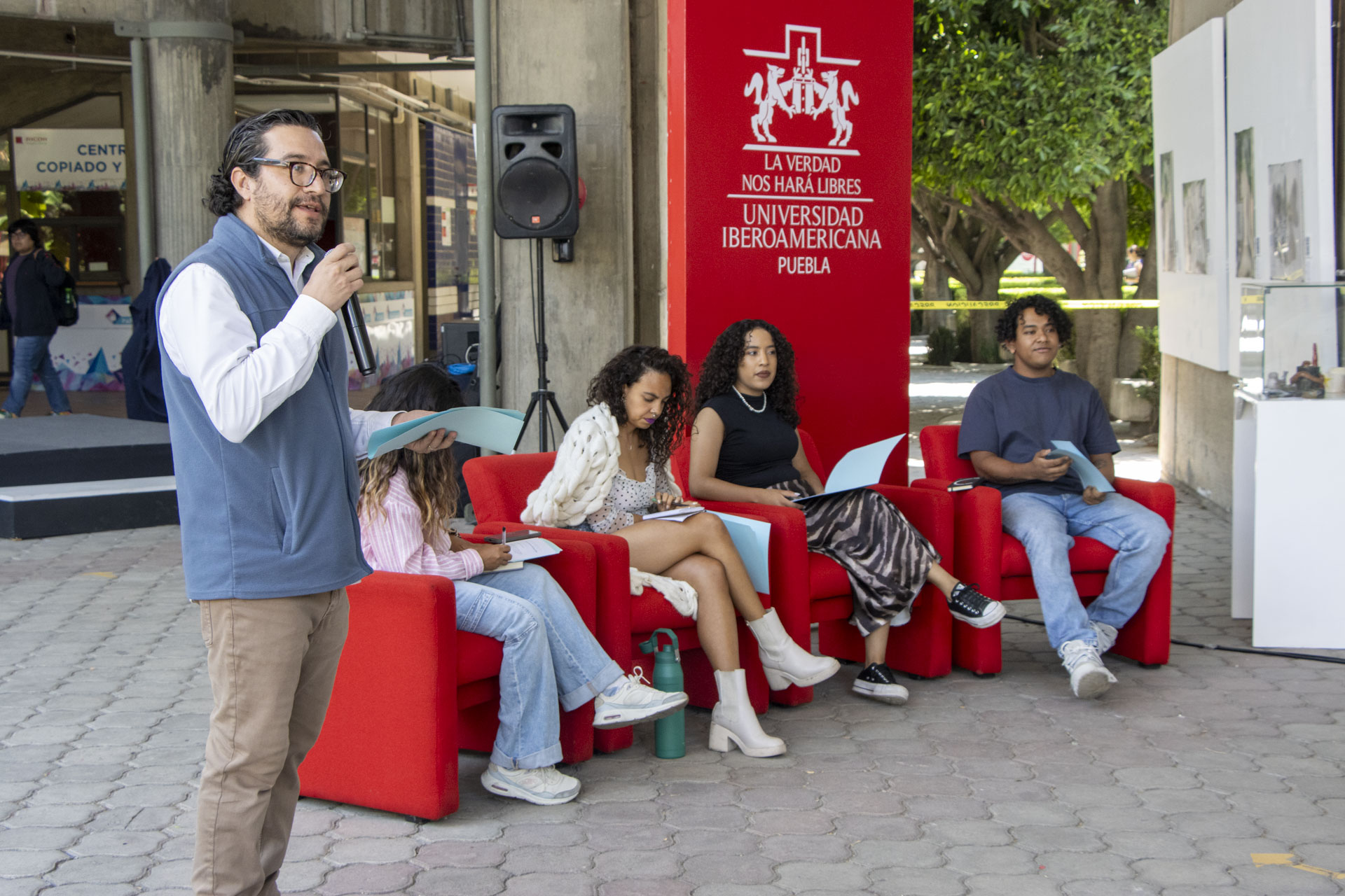 La IBERO Puebla llevó a cabo la jornada Voces buscadoras: Una mirada interseccional a la desaparición de migrantes en México