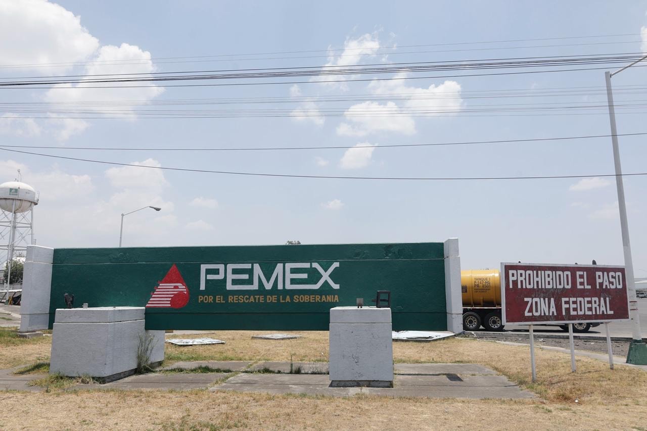 Un recorrido realizado en la central de abasto de Pemex, se pudo constatar la escasa salida de pipas para surtir a las estaciones de servicio de Puebla