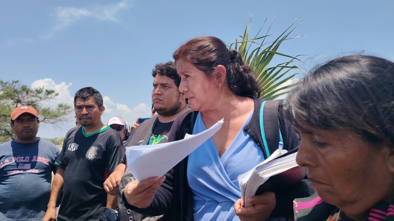 Los manifestantes denunciaron que la ausencia de un director en la secundaria “Benito Juárez” ha generado desorganización interna