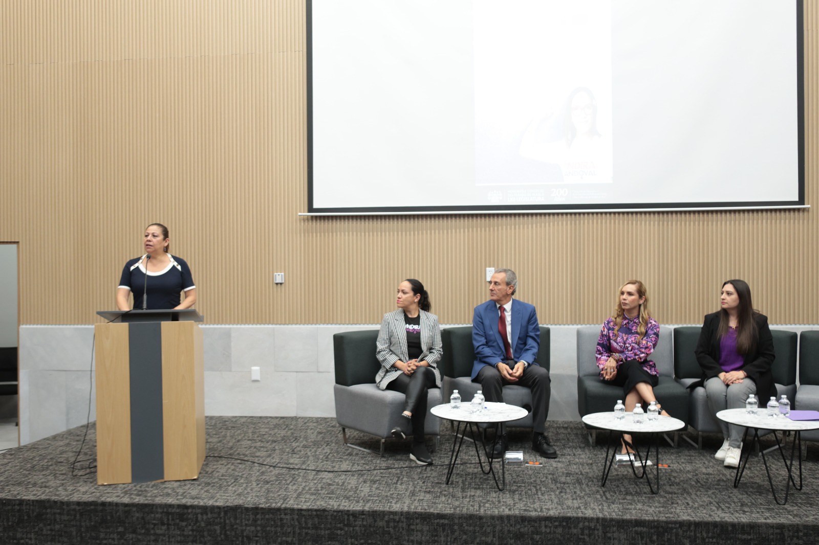 La Conferencia Ley 3 de 3 la impartió la defensora de derechos humanos, y activista Yndira Sandoval Sánchez