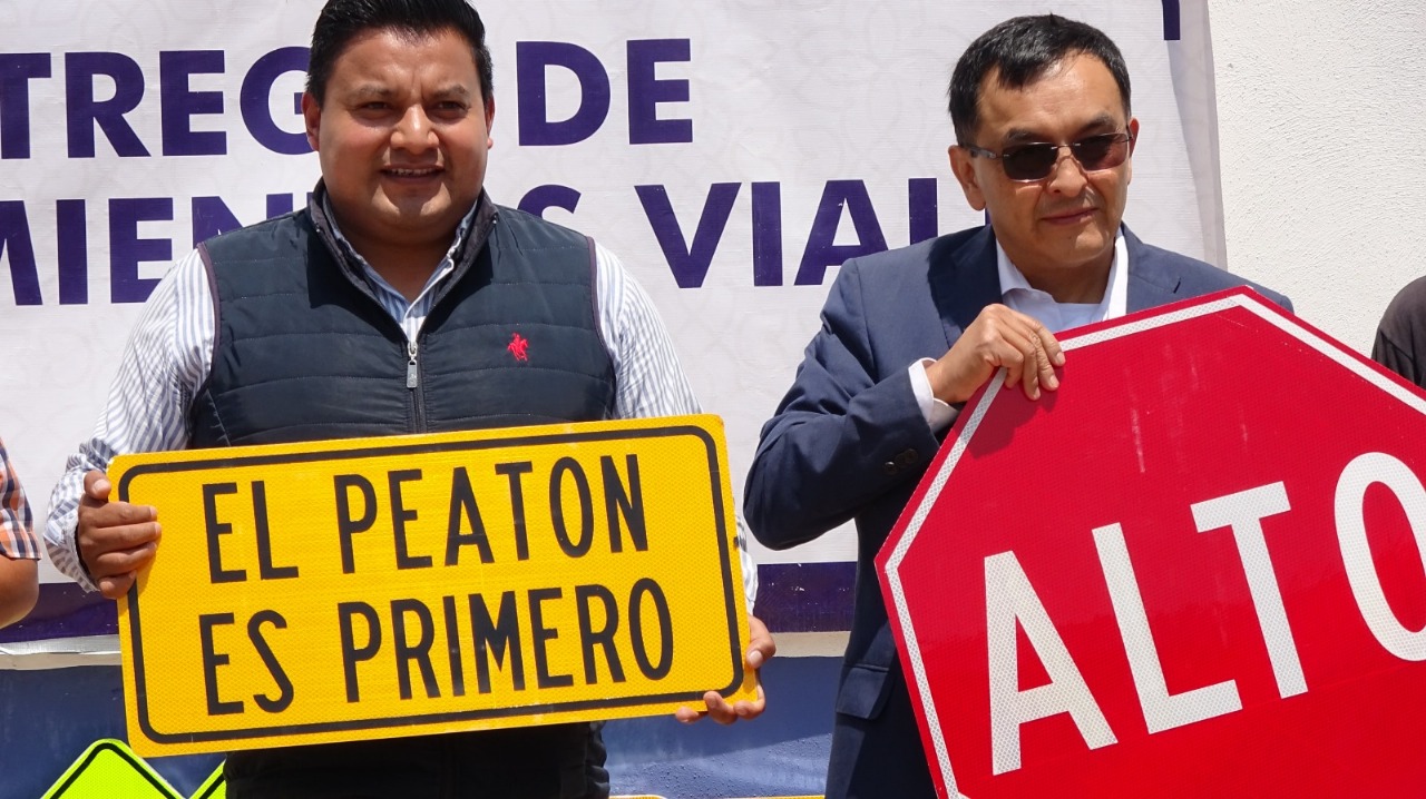 Los trabajos de señalización y mantenimiento a semáforos en Tlaxcala, mejoran la movilidad urbana y fortalecen la seguridad 