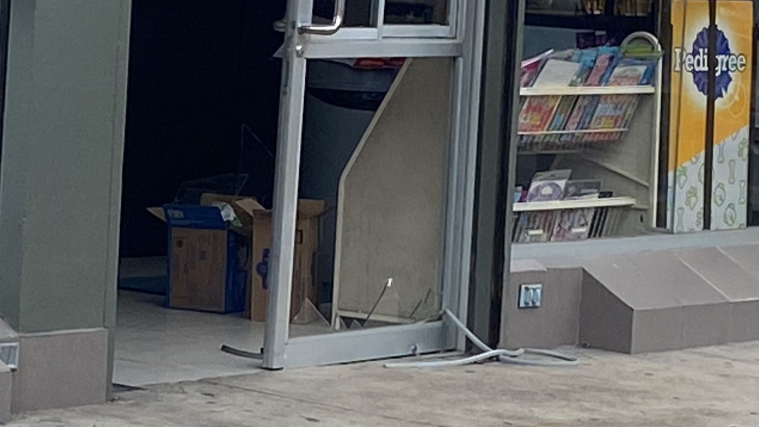 Los empleados del Oxxo ubicado en Naciones Unidas se encerraron en el baño hasta que se fueron los delincuentes, como precaución