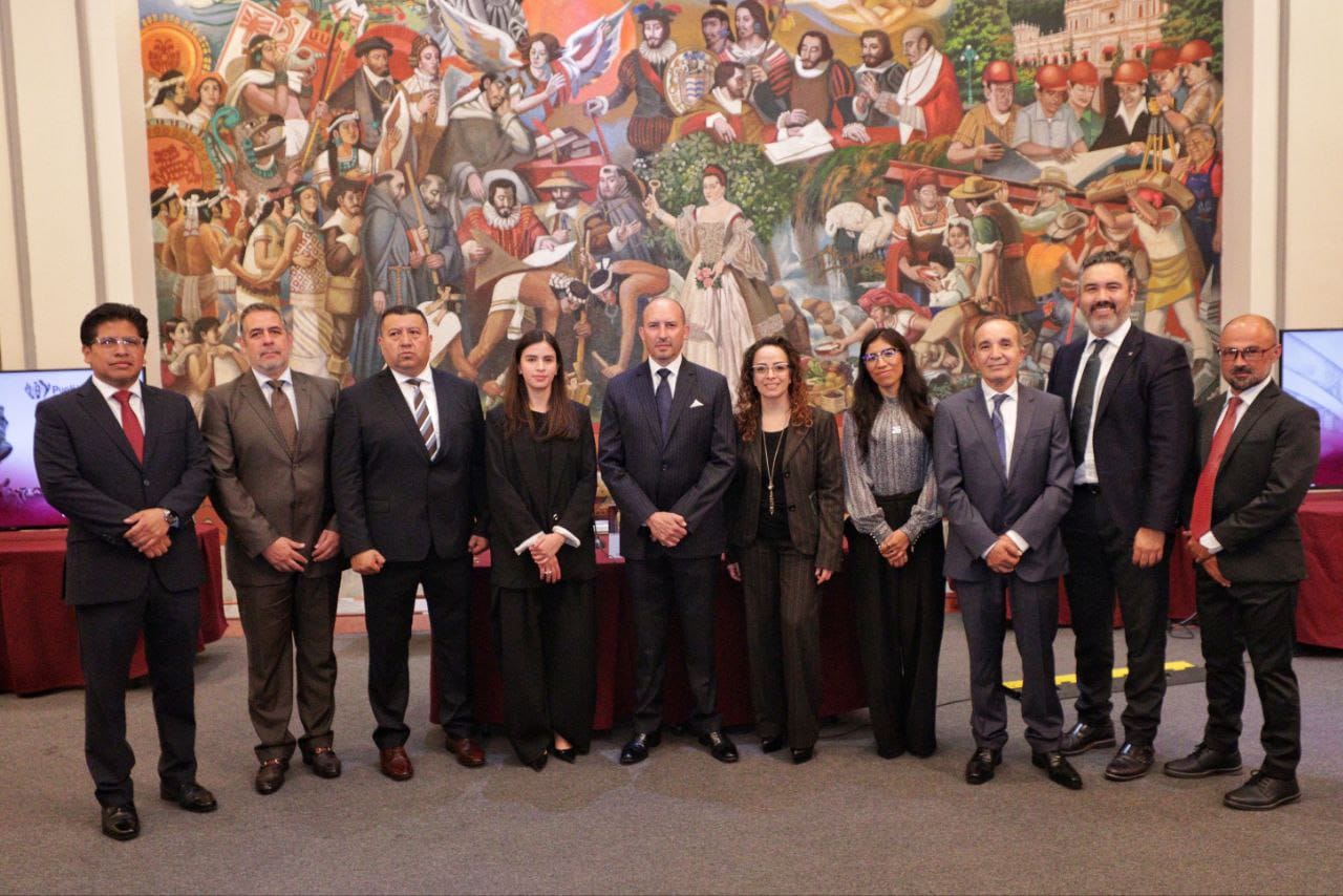 El titular de la Tesorería Municipal, Héctor Romay González Cobián, compareció ante la Comisión de Patrimonio y Hacienda Pública del Cabildo