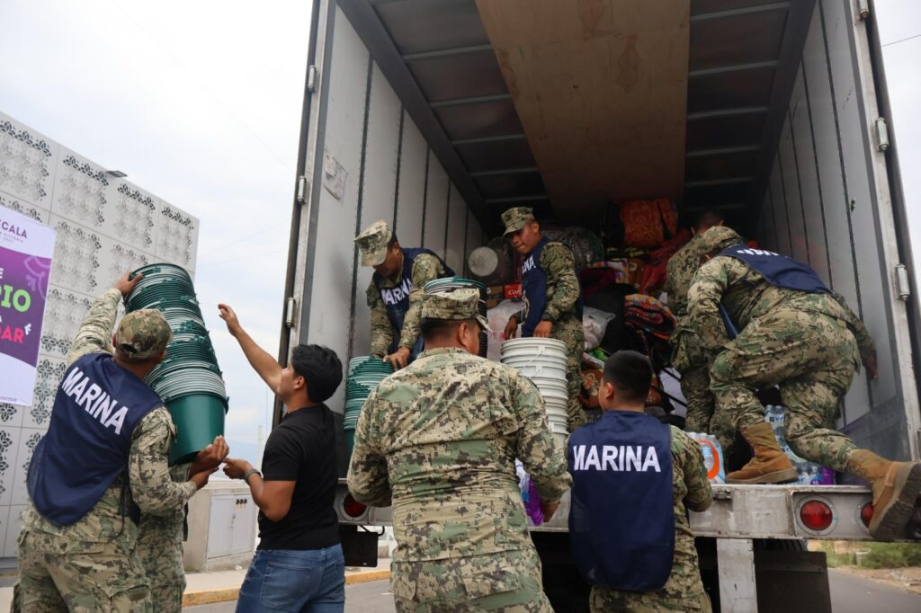 Gobierno de Tlaxcala envía 75 toneladas de ayuda para damnificados por lluvias en Puebla, Hidalgo y Veracruz