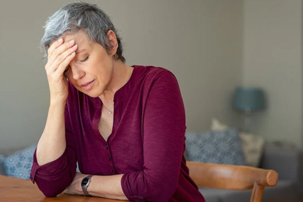 Esta es la valiosa estrategia que alivia los síntomas de la menopausia