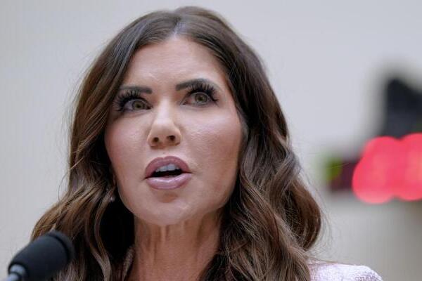 Trump despide a su secretaria de Seguridad Nacional, Kristi Noem